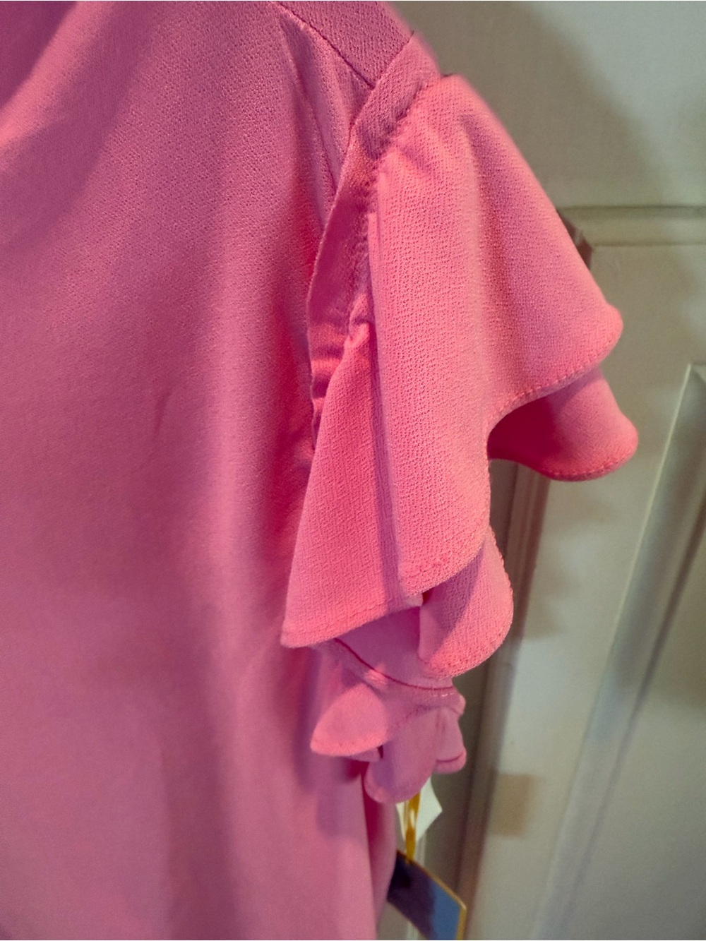 NWT CeCe Pink Ruffle Sleeve Scoop Neck Top Size 2X - Picture 4 of 5
